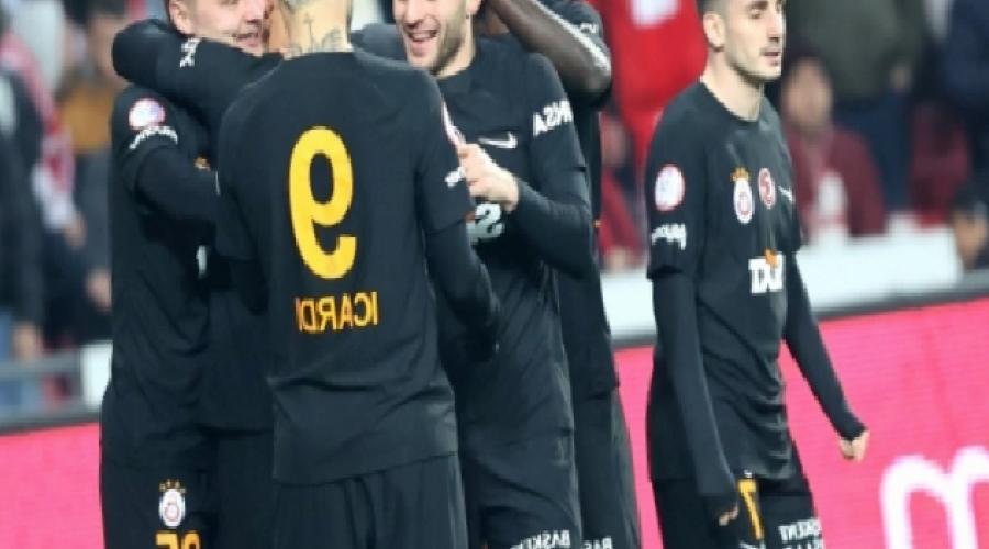 galatasaraydan-25-yil-sonra-bir-ilk-lrYYZVm2.jpg