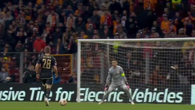 Yok artık Muslera! 90. dakikada yaptığı kurtarışın dünyada eşi benzeri yok