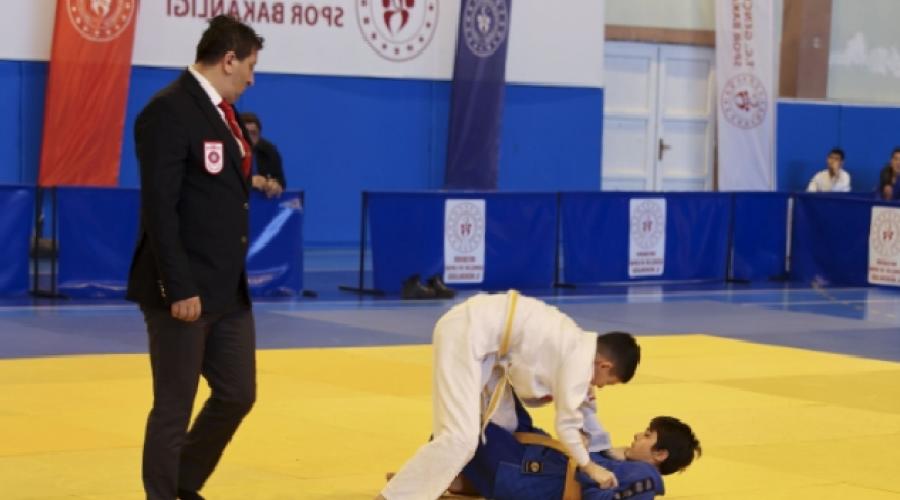 okul-sporlari-yildizlar-judo-kume-karsilasmalari-start-verdi-H6t5hjYA.jpg