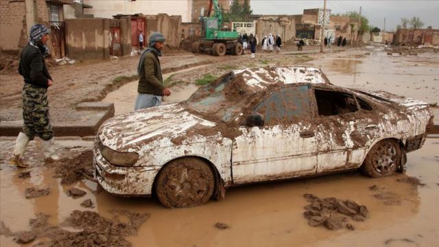 Afganistan'da olumsuz hava koşulları can aldı: En az 60 kişi öldü