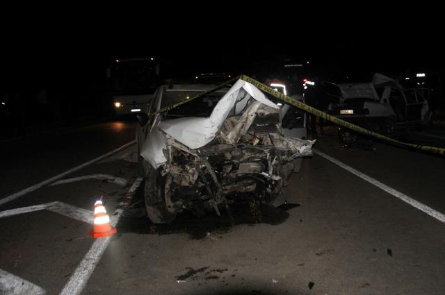 Antalya'da zincirleme trafik kazası! 3 kişi hayatını kaybetti