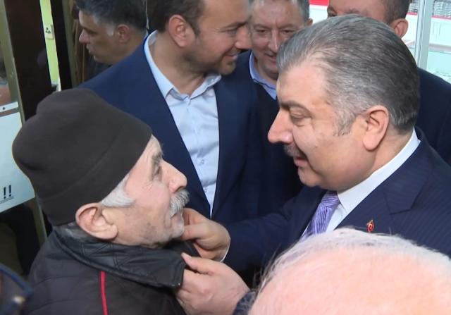 Bakan Koca'dan vatandaşın 'Emeklilerin durumu ne olacak?' sorusuna yanıt: Reis gereğini yapacak