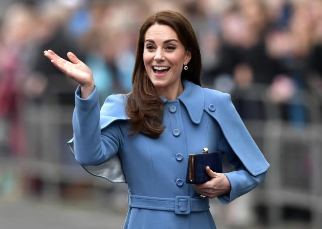 Bir anda kaybolması söylentileri beraberinde getirmişti! Kate Middleton ortaya çıktı