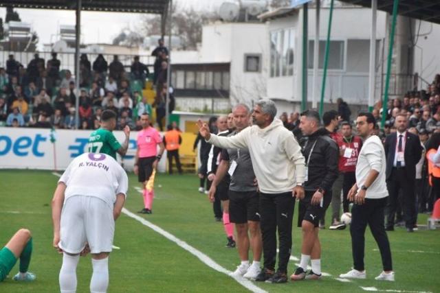 Bodrum FK-Eyüpspor maçında çıkan olaylarda Arda Turan'a yabancı madde isabet etti