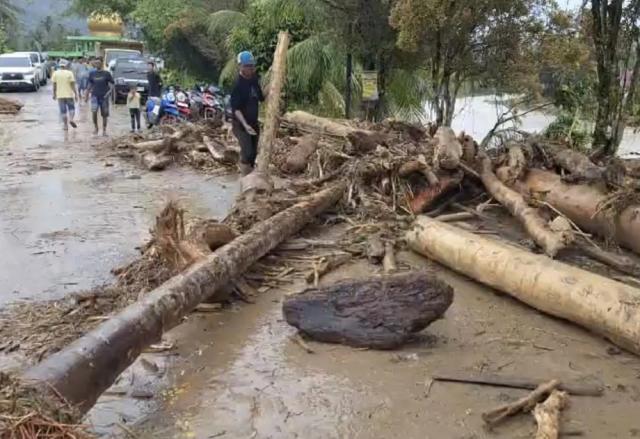 Çete üyelerinin neredeyse kontrolün tamamını ele geçirdiği Haiti'nin başkentinde caddeler cesetlerle dolmaya başladı