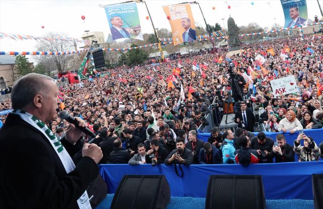 Erdoğan, 'CHP, DEM ile gizli saklı bir iş birliği halinde' diyerek Yeniden Refah Partisi'ne yüklendi