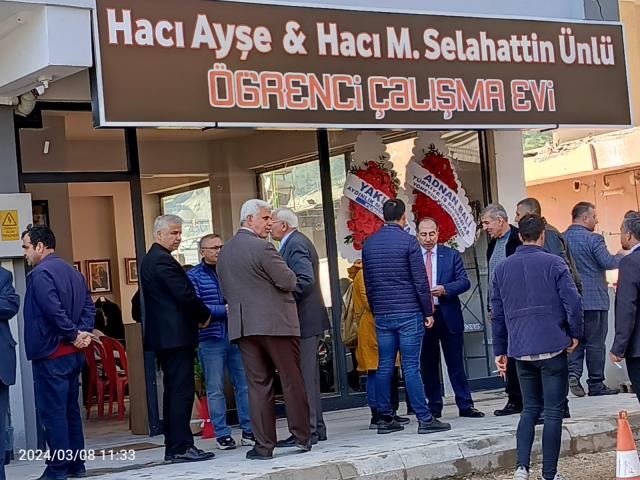 DEIK Norveç İŞ Konseyi Başkanı Mehmet Selahattin Ünlü deprem bölgesi Gaziantep İslahiye'de öğrenci evi yaptırdı