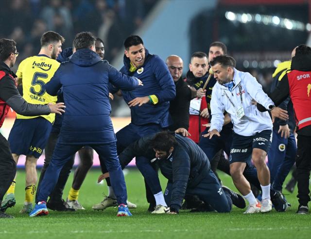 Eski Fenerbahçeli Egemen Korkmaz, İrfan Can Eğribayat'a neden vurduğunu böyle açıkladı: Dayanamadım