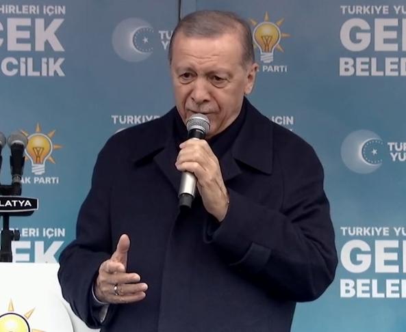 'Herkes vazgeçse Malatyalı vazgeçmez' pankartını gören Erdoğan: Senin Allah'ına kurban