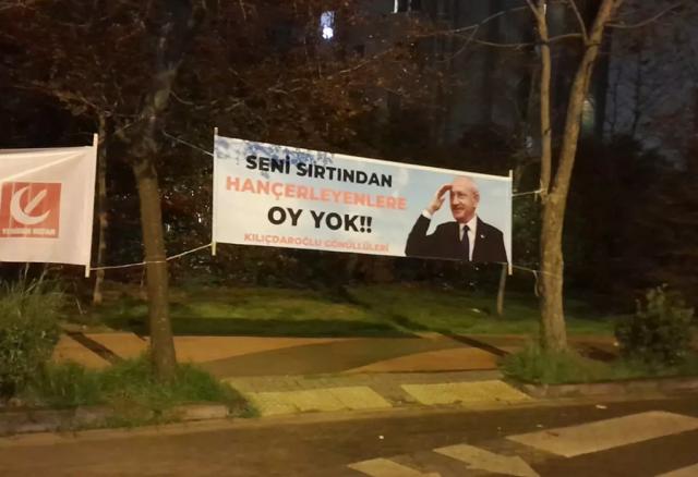 İstanbul'da Kılıçdaroğlu afişleri: Seni hançerleyenlere oy yok