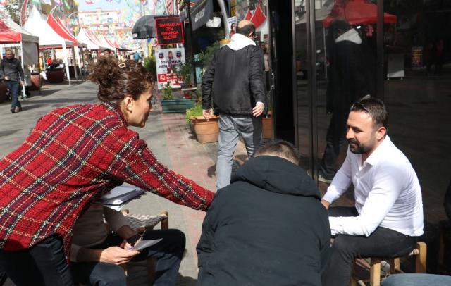 Kadın muhtar adayı, 8 azasını da kadınlardan seçti; 4 erkek adaya karşı yarışacak