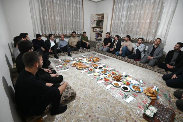 BAŞKAN PEKYATIRMACI RAMAZAN COŞKUSUNU HEMŞEHRİLERİYLE BİRLİKTE YAŞIYOR