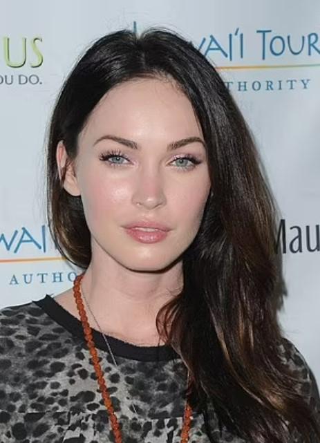 Megan Fox, bir çok estetik ameliyat yaptırdığını itiraf etti ve estetik yaptırmaya devam edeceğini söyledi