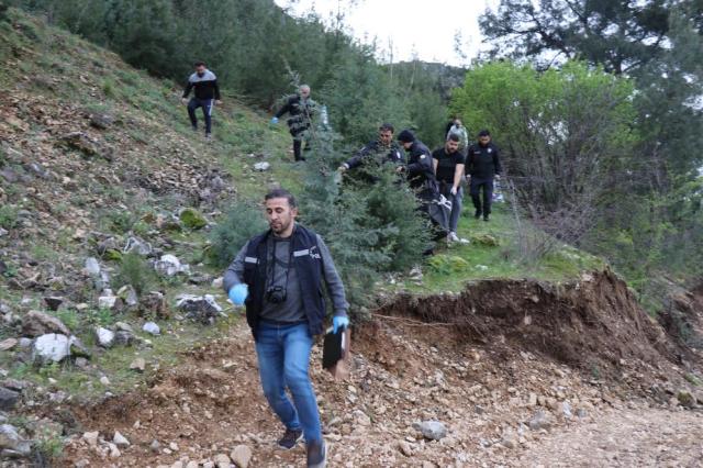 Ormanda mantar aradıkları sırada göğsünden vurulmuş ceset buldular