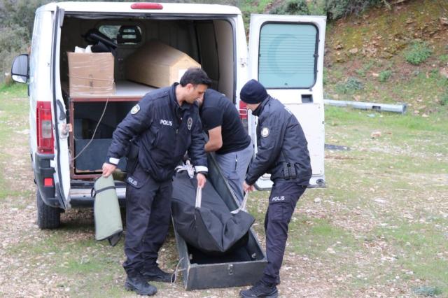 Ormanda mantar aradıkları sırada göğsünden vurulmuş ceset buldular