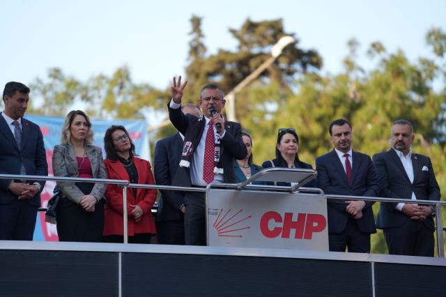 CHP Genel Başkanı Özgür Özel, Seçimlerde İktidara Sarı Kart Göstermeye Davet Ediyor