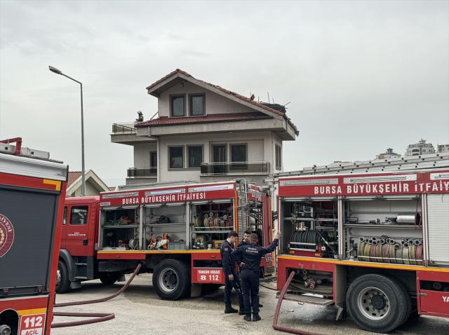 Yangın çıkan villada ceset bulundu