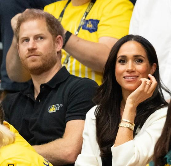 Prens Harry ve Meghan Markle'ın biyografileri Kraliyet ailesi web sitesinden silindi