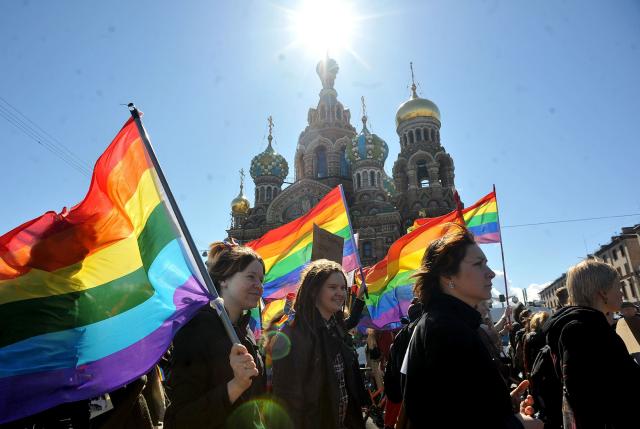 Rusya'da polis ekipleri LGBT gece kulübüne baskın düzenledi