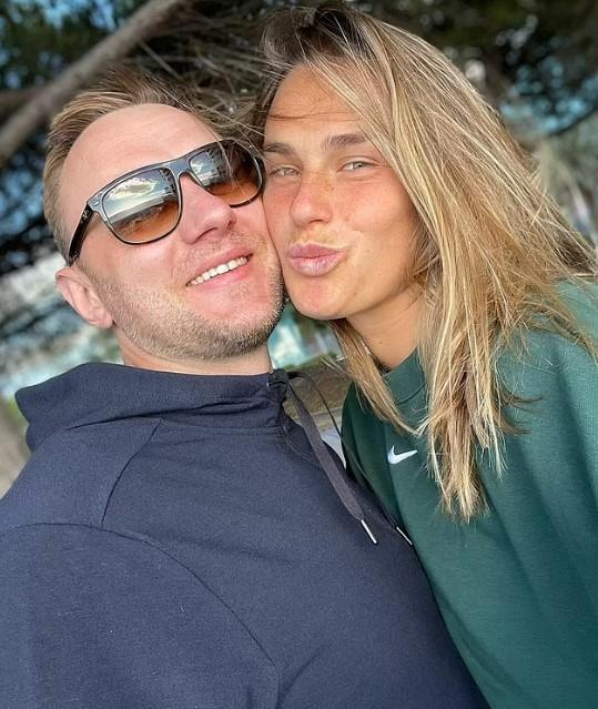 Tenis dünyasının 2 numarası olan Aryna Sabalenka'nın sevgilisi Konstantin Koltsov'un bir otelin balkonundan atlayarak intihar ettiği açıklandı