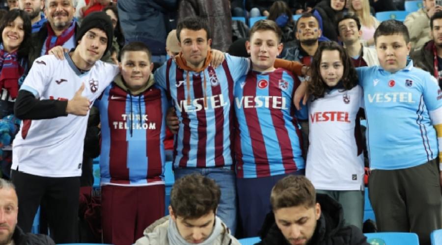 trabzonda-mac-oncesi-fener-aglama-tezahurati-mL2b2pG2.jpg