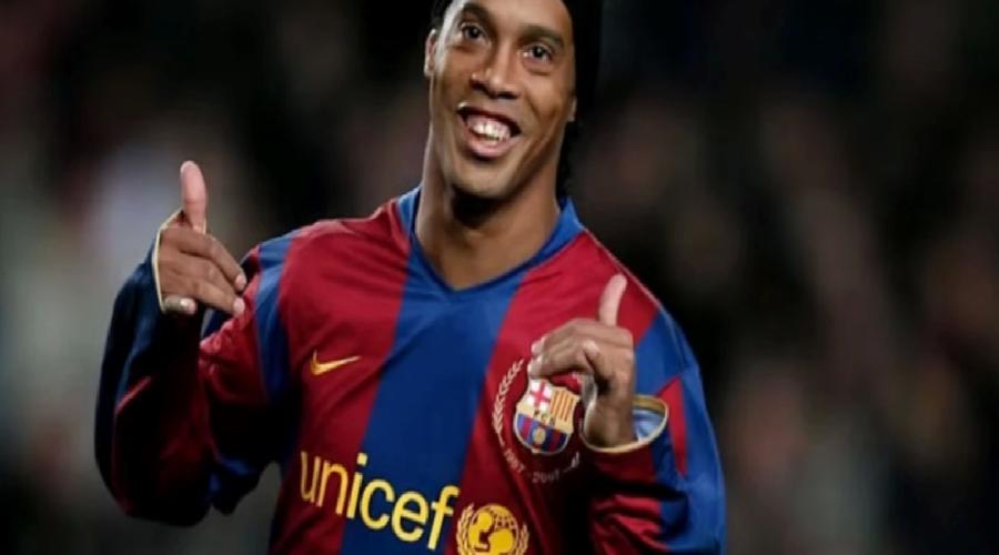 yillar-sonra-gelen-bomba-itiraf-ronaldinho-tam-13-sene-once-fenerbahceye-geliyormus-VV1HUmeF.jpg