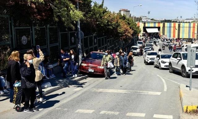 Yankesicilik yaparken yakalanınca 'Bomba var' diye bağırdı, pazarda ortalık karıştı