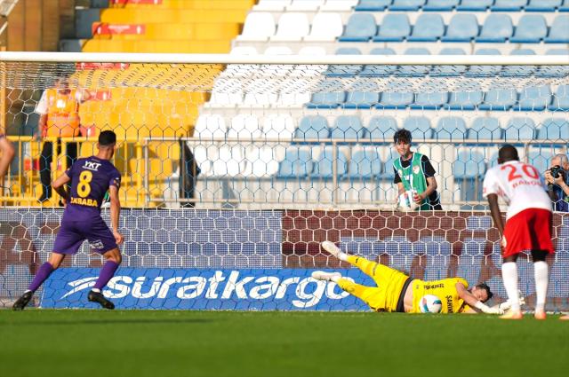 Gol düellosunu Arda Turan kazandı! Eyüpspor, Gaziantep FK'yi 3-2 mağlup etti