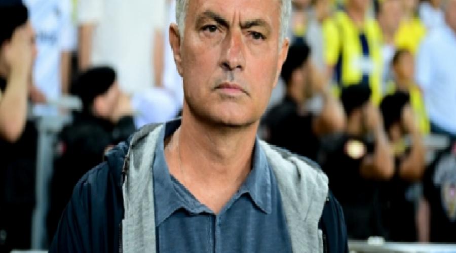 jose-mourinho-sert-yuzunu-gosterdi-jwQ2P8uc.jpg