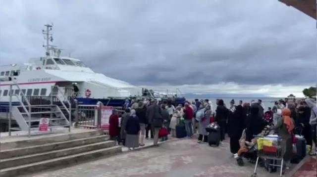 Marmara'da fırtına ve sağanak, hayatı olumsuz etkiledi! Deniz ulaşımında aksamalar meydana geldi