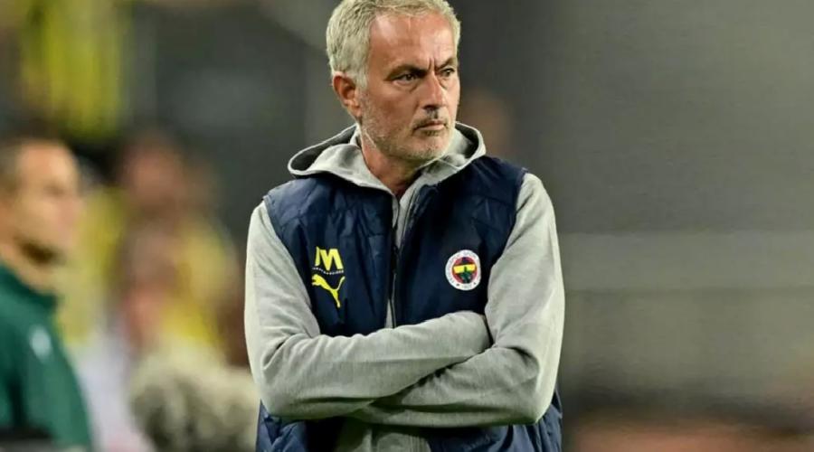 mourinhodan-surpriz-orta-saha-tercihi-antalyaspor-fenerbahce-macinin-birinci-11leri-asik-r-oldu-8cX7euST.jpg