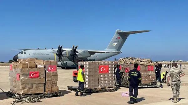 Türkiye'nin gönderdiği insani yardım uçağı Lübnan'a ulaştı