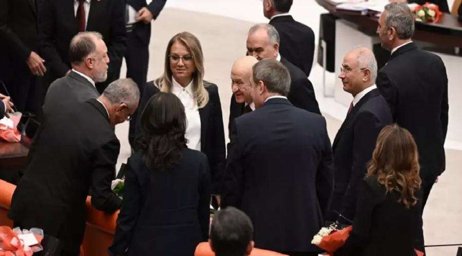 bahceli-dem-partililerle-tokalasmasinin-nedenini-acikladi-k95OT8gQ.jpg