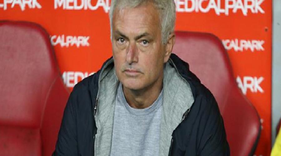 bir-mourinho-ekibinin-bu-kadar-daginik-savunma-yaptigini-hatirlamiyorum-YJ9gFVw9.jpg