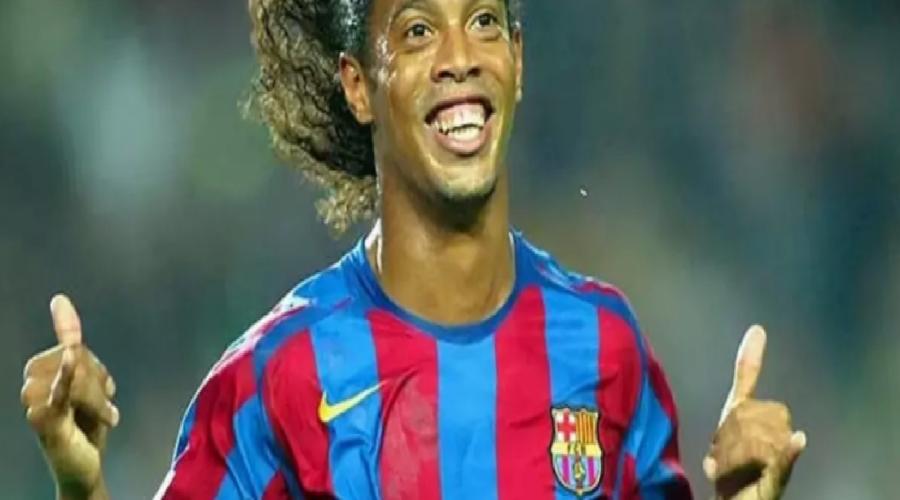 brezilyali-efsane-ronaldinho-yesil-alanlara-geri-donuyor-WpBJkHzF.jpg