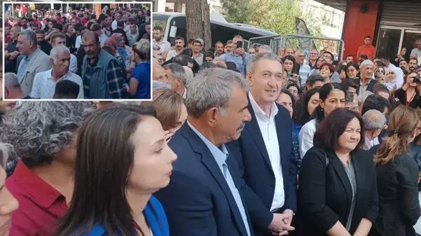 DEM Parti yasaklı miting için toplandı, polis kalabalığın dağılması için uyarıda bulundu