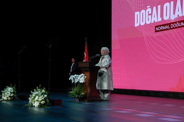 Emine Erdoğan'dan anne adaylarına 'normal doğum' çağrısı