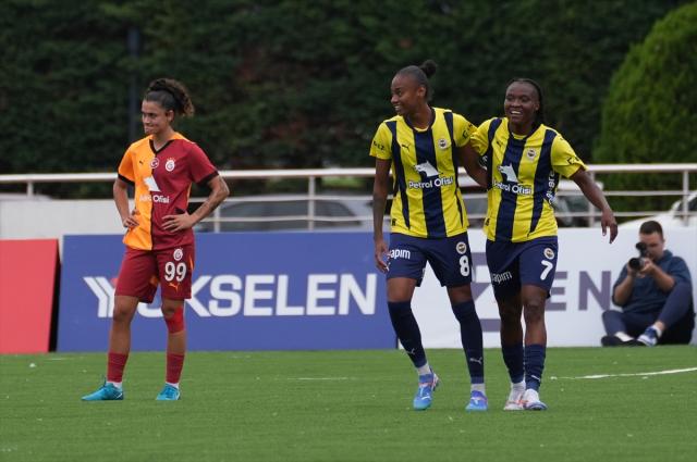 Fenerbahçe, Turkcell Kadın Futbol Süper Ligi'nde Galatasaray'ı 2-0 yendi