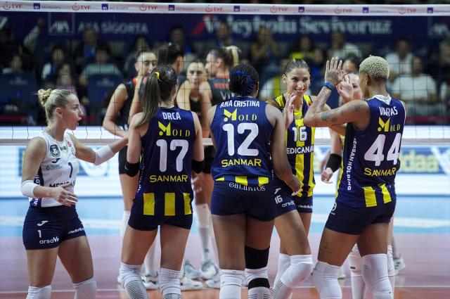 Fenerbahçe Medicana, Eczacıbaşı Dynavit'i 3-1 yenerek Şampiyonlar Kupası'nı müzesine götürdü