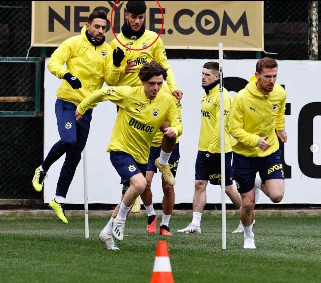 Fenerbahçe'den transfer edilen futbolcu, kendi teknik direktörünü yumrukladı