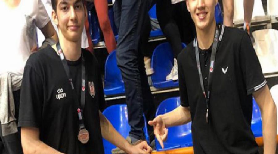 genc-basketbolcularimiz-yagiz-aksu-ile-eren-karakaya-u-16-turkiye-basketbol-sampiyonasinin-en-uygun-besine-riHAWfzU.jpg