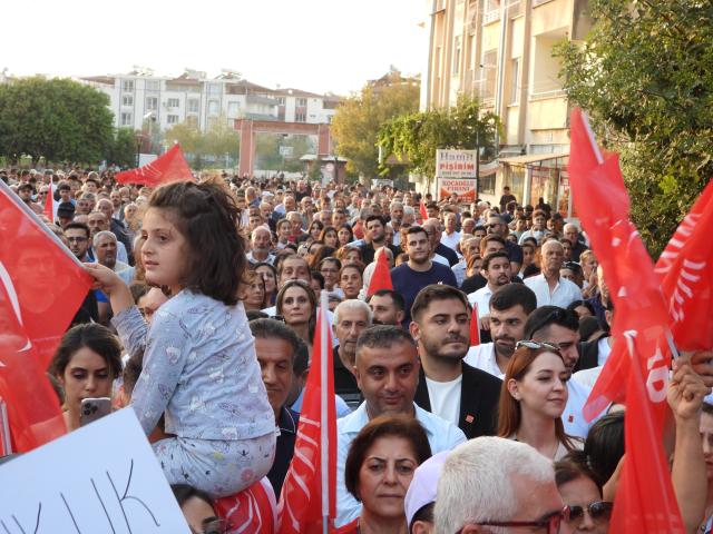 Özgür Özel, 31 Mart seçimlerinde kaybettikleri şehirden özür diledi