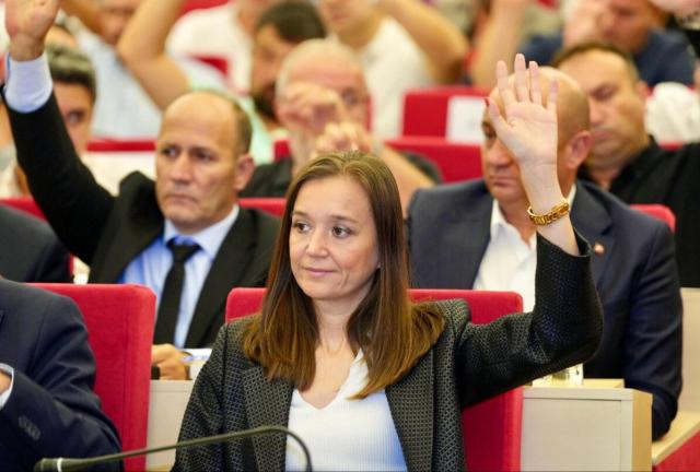 Özgür Özel'le yasak aşk yaşadığı konuşulan belediye başkanı sessizliğini bozdu