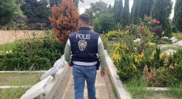 Polis, Cem Garipoğlu'nun kabrinin bulunduğu mezarlıkta nöbet tutuyor