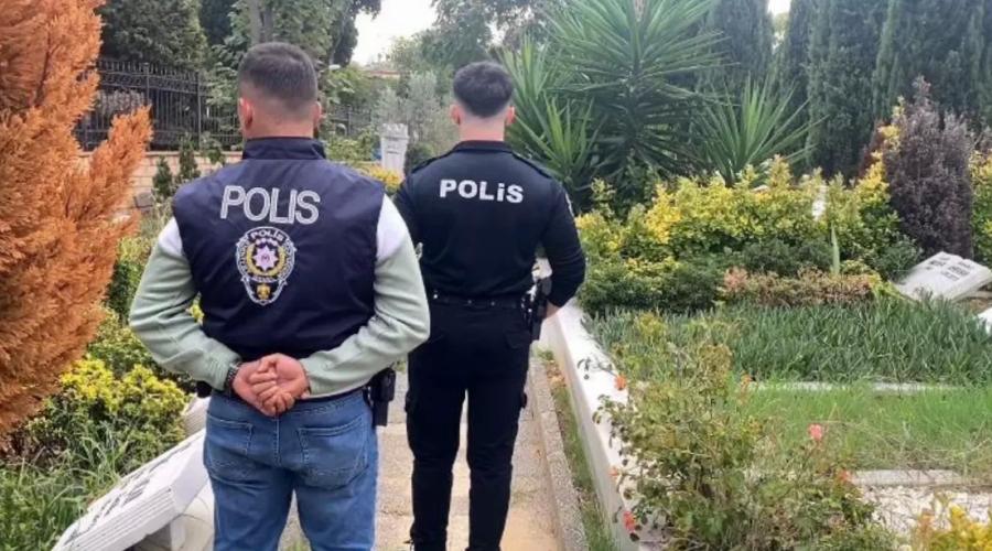 polis-cem-garipoglunun-kabrinin-bulundugu-mezarlikta-nobet-tutuyor-WUEL6pUu.jpg