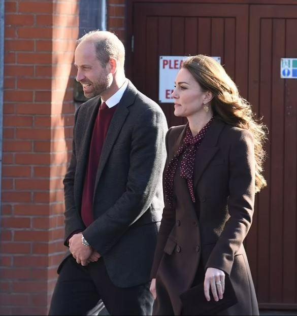 Prenses Kate, kemoterapi tedavisinden sonra ilk resmi görevinde eşi Prens William'a eşlik etti