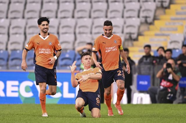 RAMS Başakşehir, Rapid Wien'e 2-1 mağlup oldu