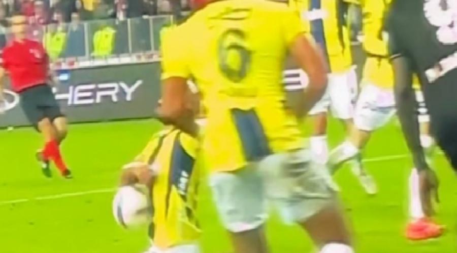 samsunspordan-fenerbahce-macinda-penalti-itirazi-Q332Eknb.jpg