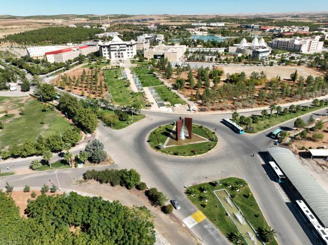 Şanlıurfa'da bir ilk! Kadın otobüs şoförü görevine başladı