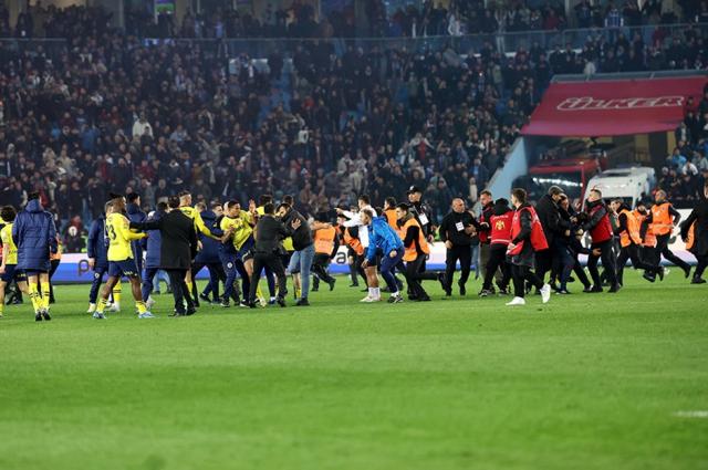 Olaylı Trabzonspor-Fenerbahçe maçıyla ilgili yeni gelişme: Aralarında 4 de futbolcu var